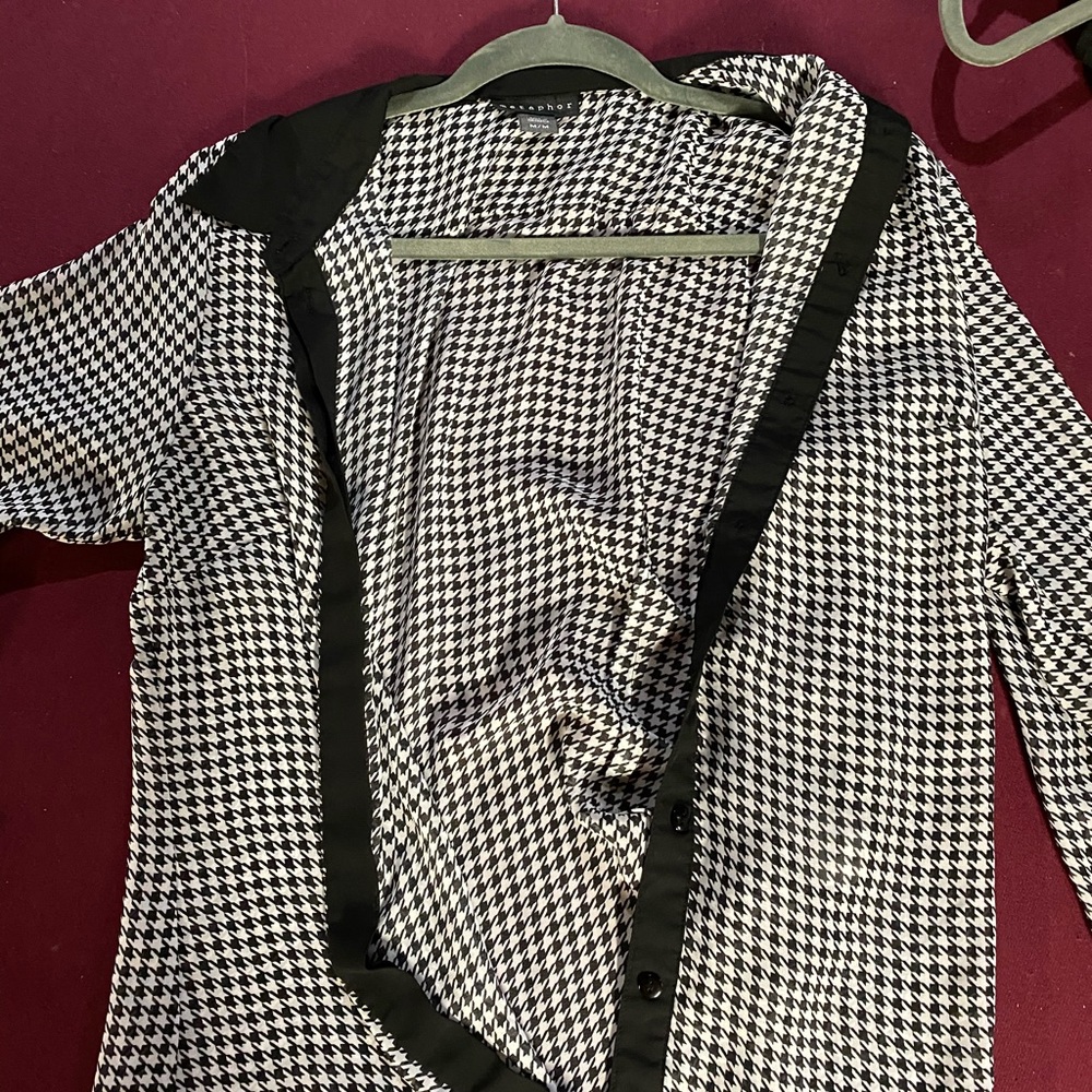Hounds tooth button up